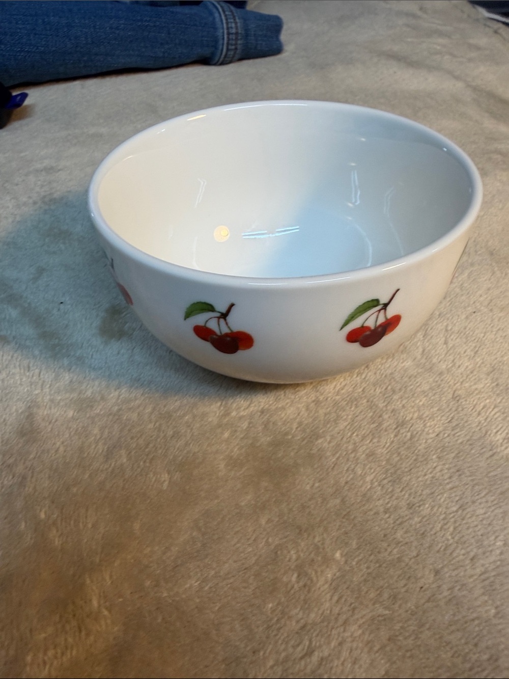 Chukar cherry company White Ceramic Cherry Serving Bowl (1) chukar cherry co